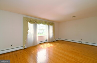 745 Champlain Dr, King of Prussia, PA 19406 - photo 7