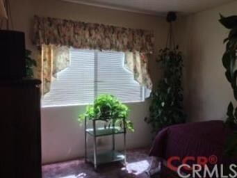 Guest bedroom on ground floor with access to outsi