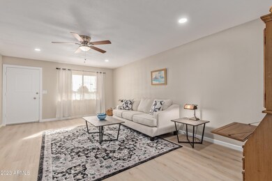 11152 W Emerald Dr, Sun City, AZ 85351 - photo 4