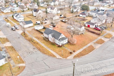 501 Superior Ave, Gladstone, MI 49837 - photo 5