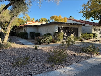 2438 San Lucas Cir, Las Vegas, NV 89121 - photo 2