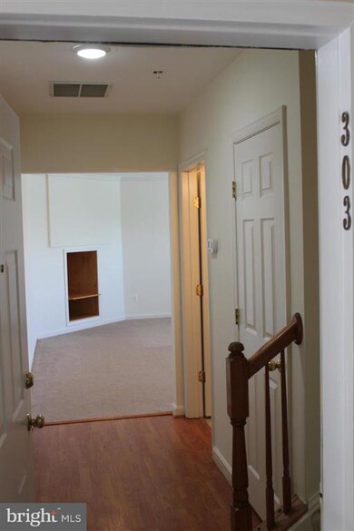 2491 Quick St unit 303, Herndon, VA 20171 - photo 2