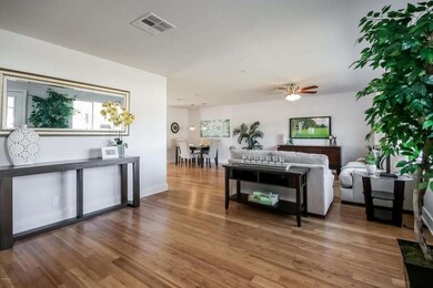 005-Living_Room-2213331-large