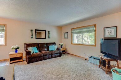 7551-Dawn-Ave-E-Select28-003