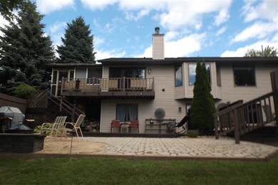 121 Village View Ct, Oregon, WI 53575 - photo 2