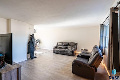 101 Pipestone St unit 2, Brandon, SD 57005 - photo 4