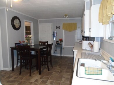 2411 S Elm St, Muncie, IN 47302 - photo 5