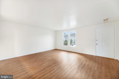 16980 Monmouth Ct, Dumfries, VA 22026 - photo 2