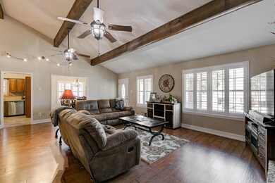 4225 Mojave Dr, Granbury, TX 76049 - photo 7