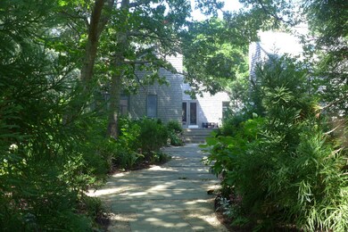 14 E Sound Ln, Vineyard Haven, MA 02568 - photo 2