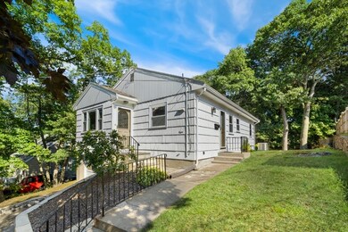 8 Hayes St, Lynn, MA 01905 - photo 2