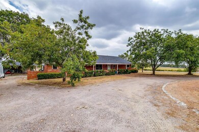 3912 Redbird Ln, Joshua, TX 76058 - photo 2