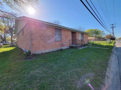 1701 Granbury St, Cleburne, TX 76033 - photo 3