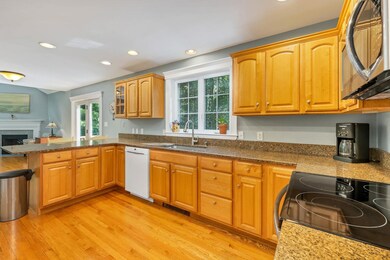 75 Newmarket Rd, Durham, NH 03824 - photo 5