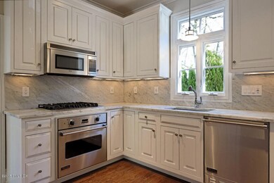 233-5_Milbank_Ave_07_-_WEB[1]