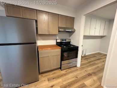 1507 Transue Ave, Burton, MI 48509 - photo 6