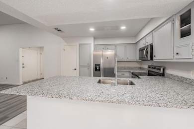 903 Shady Creek Ln, Bedford, TX 76021 - photo 4