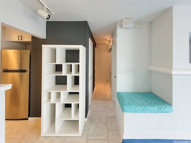 Hale Luana unit 305, Honolulu, HI 96826 - photo 4