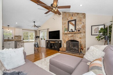 38 Thayer St, Northborough, MA 01532 - photo 5