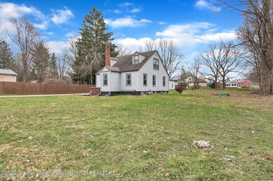 04-117-W-Northup-St-WindowStill-Real-Est
