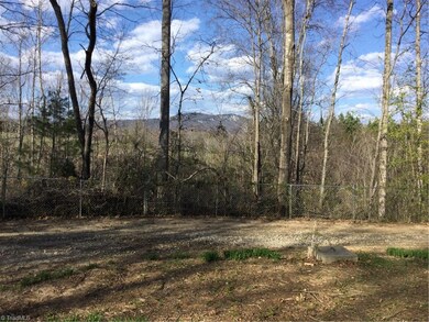 1027 Old Wagon Rd, King, NC 27021 - photo 7