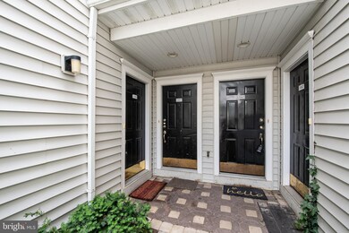 13061 Marcey Creek Rd, Herndon, VA 20171 - photo 3