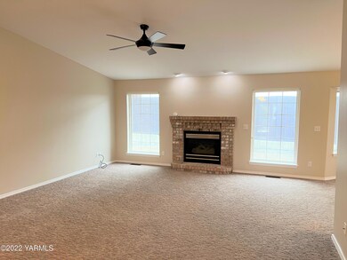 longshot living room