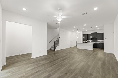 1247 Doris  Family 2