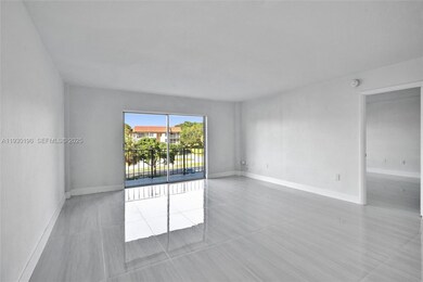 4164 Inverrary Dr unit 305, Lauderhill, FL 33319 - photo 5