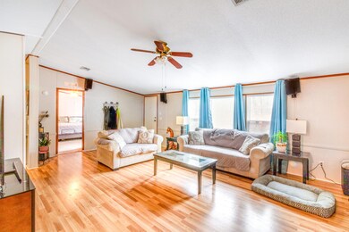 381 Fairfield Dr DeFuniak Springs FL 324