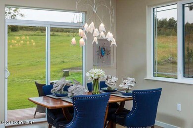 5 Dining Area