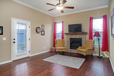 851 E Roubidoux St-10