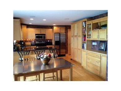 Kitchen. Stainless Steel Appl, Granite, Breakfast 