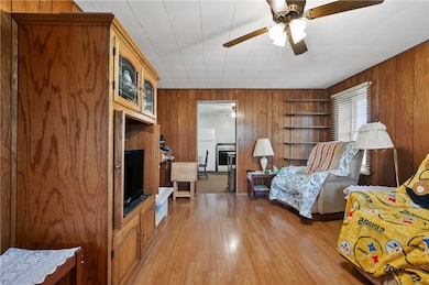 1212 Covert St, Aliquippa, PA 15001 - photo 4