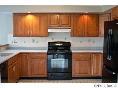 Kitchen Great storage with breakfast bar but also 