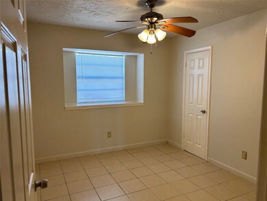 5802 Par Four Dr, Houston, TX 77088 - photo 6
