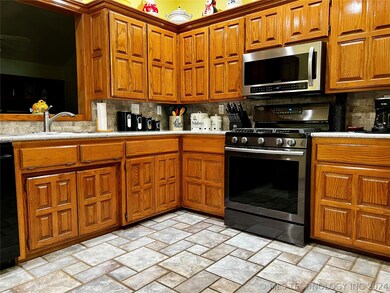 1116 S Quail Creek Rd, Skiatook, OK 74070 - photo 7