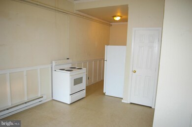 270 N Washington St unit F/G, Berkeley Springs, WV 25411 - photo 3