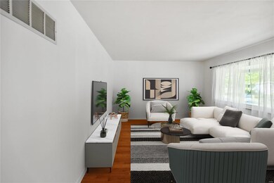 2620 Mockingbird Ln, Florissant, MO 63031 - photo 3