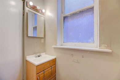 4427 Athlone Ave, Saint Louis, MO 63115 - photo 6