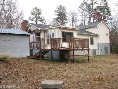 2271 Forest Hills Dr, Asheboro, NC 27205 - photo 3