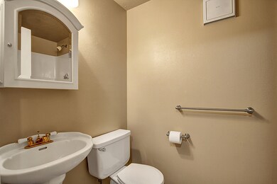 19928 Maplewood Dr, Edmonds, WA 98026 - photo 2