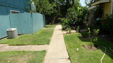 5632 Birchmont Dr unit B, Houston, TX 77091 - photo 7