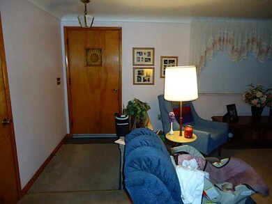 Entry/Foyer.