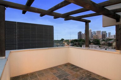 Previous Pic of Rooftop Terrace, great entertaining options