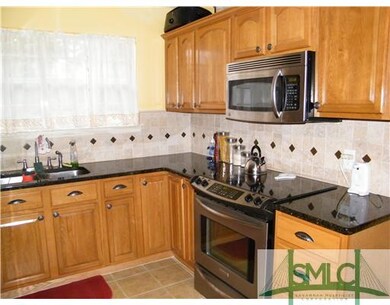 Kitchen. Nice ceremic back splash