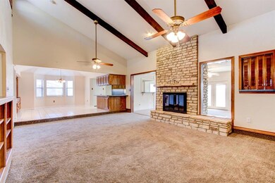 3911 Crescent Dr, Granbury, TX 76049 - photo 4