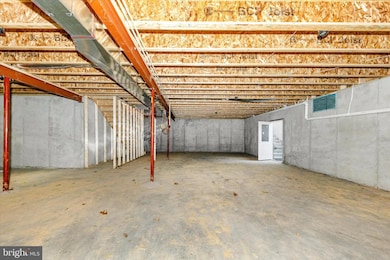 18218 Summerlin Dr, Hagerstown, MD 21740 - photo 5