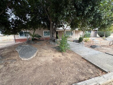 2436 N Fowler Ave, Fresno, CA 93727 - photo 3