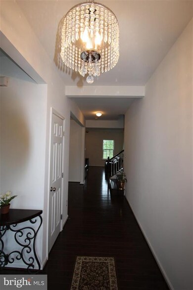 25070 White Sands Dr, Chantilly, VA 20152 - photo 2